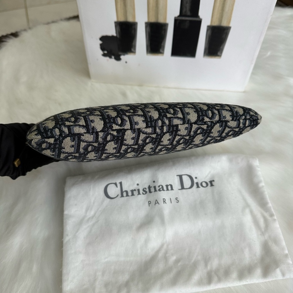 SOLD 🔥Stunning Clutch - Picture 5 of 17